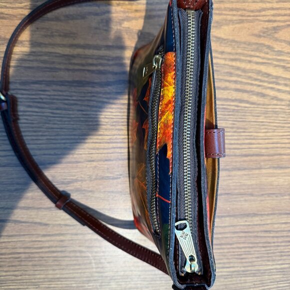 Patricia Nash Navy & Leaf Print Leather Crossbody - Like-New - So Pretty! - Picture 5 of 13